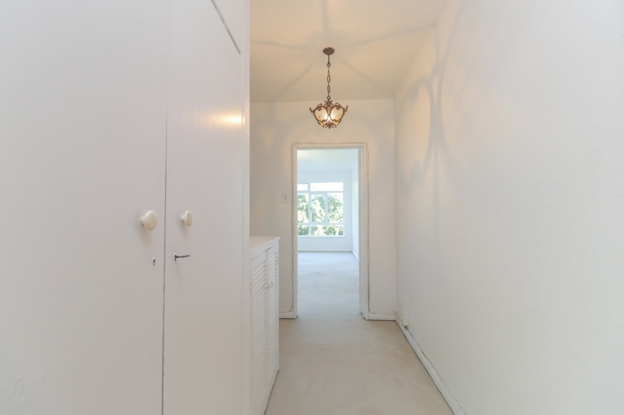 2 Bedroom Property for Sale in Sea Point Western Cape